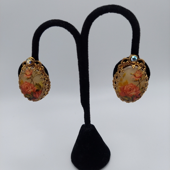 Vintage  W. Germany Handpaint Floral ClipOn Earrings w/ Rhinestone, GC. - Picture 3 of 16